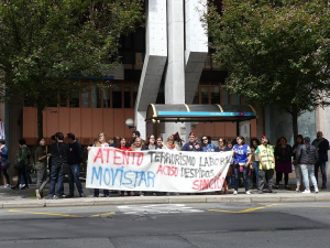 Pessoal de Atento fai paralisaçons e concentraçons na Corunha por umhas condiçons laborais dignas