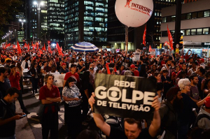 Manifestação contra o golpe