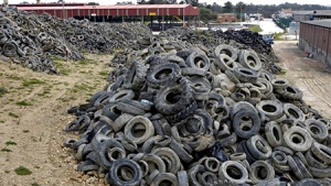 O depósito de pneus na Laracha