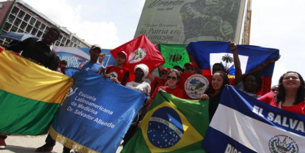 &quot;Estudar medicina grátis é uma oportunidade única que a Venezuela nos oferece&quot;, diz brasileira