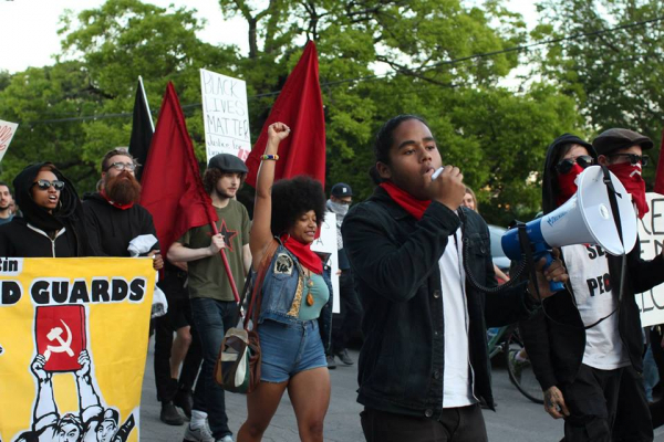 Red Guards Austin encabeça manifestações antifascistas e anti-racistas na capital do Texas