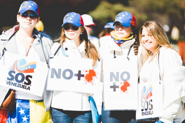 Human Chain [SOS Venezuela] San Francisco, CA  © 2014 byLorena photography