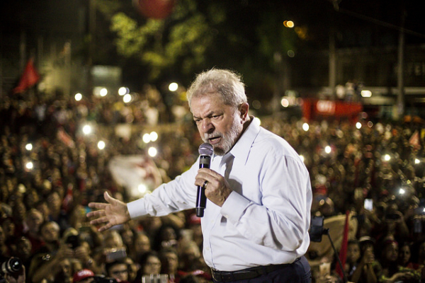CIA está por trás da prisão de Lula, diz político uruguaio