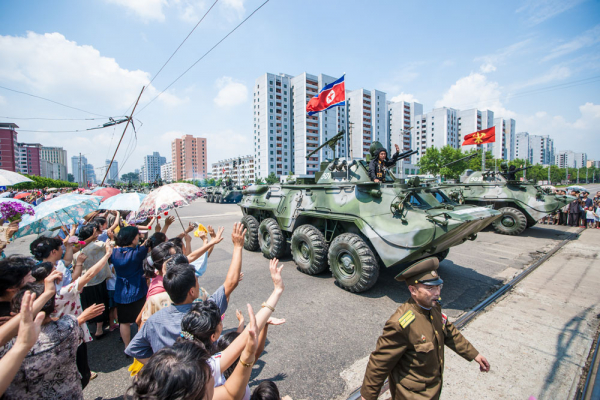 Coreia do Norte anuncia que &quot;já possui míssil nuclear que pode atingir continente americano&quot;