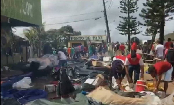 No sábado (18), brasileiros expulsaram violentamente imigrantes venezuelanos da cidade de Pacaraima (RR)