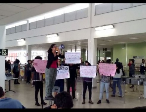 #3J pela educação em MG: ato no &quot;bandejão&quot; em solidariedade às lutas de SP e de todo país