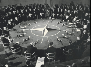 Breve história da OTAN de 1991 aos dias de hoje