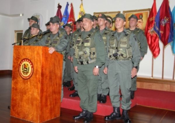 Forças Armadas da Venezuela se posicionam em defesa da Constituição
