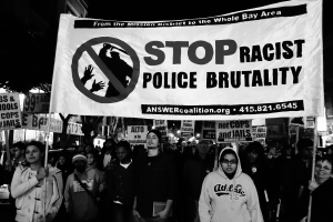 Mobilizações contra assassinatos policiais racistas deixam cinco polícias mortos em Dallas (EUA)