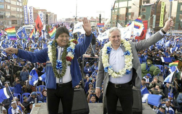 Evo Morales é reeleito em meio a levantes populares no Haiti, Chile e Equador