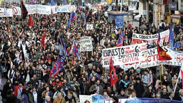 Greve geral no Uruguai mobiliza mais de um milhão de pessoas contra o ajuste fiscal