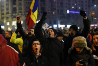 Manifestantes protestam contra decreto que perdoava roubos de menos de 44 mil euros