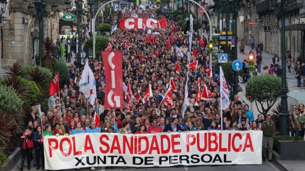 Milhares saírom às ruas de Vigo em defesa do sistema público de saúde
