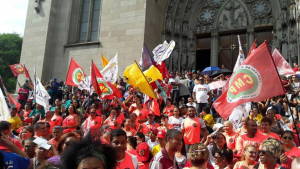 Manifestação desta quarta (25) na Praça da Sé