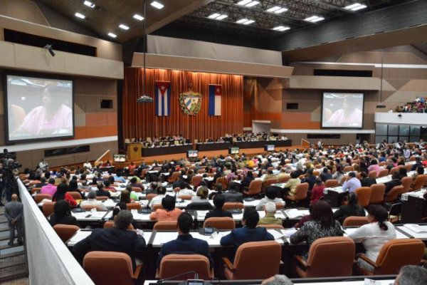 Em Cuba a maioria da força de trabalho qualificada é feminina e o Parlamento tem 53% de mulheres