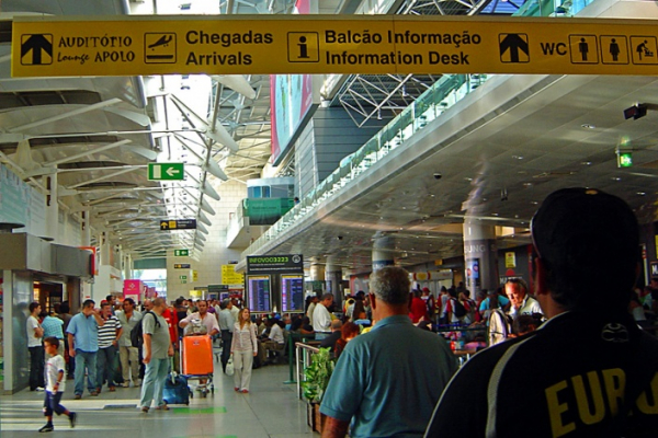 Trabalhadores da limpeza do Aeroporto de Lisboa em greve