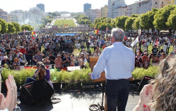 Vista do discurso de Arménio Carlos no fim da manifestação em Lisboa