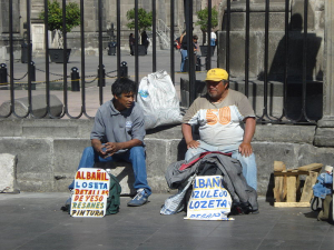 Por que acontecem as crises? Por que existe o desemprego?