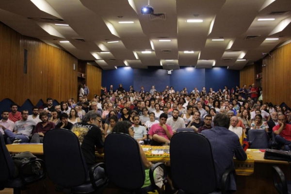 Público nas Jornadas Bolivarianas