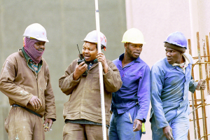 Operários sul-africanos ameaçam fazer greves
