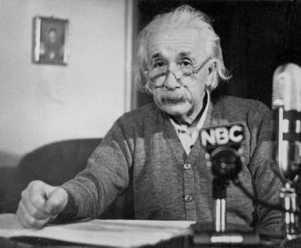 Albert Einstein, sobre o perigo fascista e o desemprego
