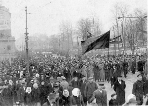 Trabalhadores mobilizados em Helsinki durante as jornadas revolucionárias de 1917