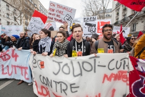 França: trabalhadores impedem circulação de jornais que não publicaram comunicado contra reforma trabalhista