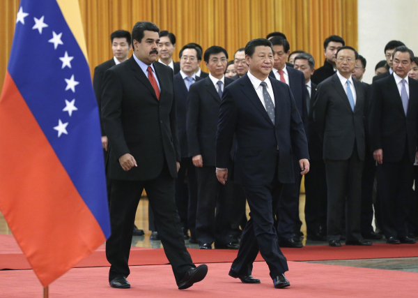 Venezuela, entre a ameaça militar de Trump e a aliança económica estratégica com a China