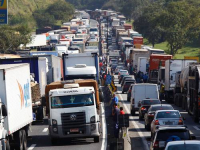 PCB sobre a greve dos caminhoneiros em todo o Brasil