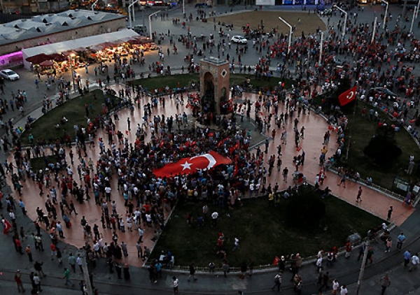 Ministro turco acusa EUA de organizarem tentativa de golpe militar
