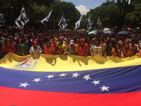 Manifestação em solidariedade a Maduro nesta segunda em Caracas