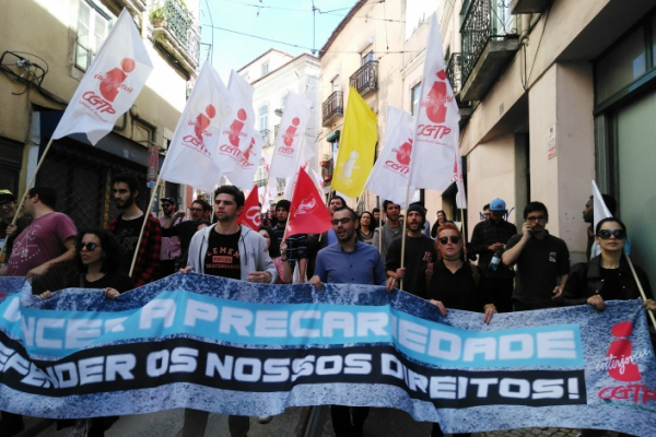 Milhares de jovens protestam nas ruas de Lisboa