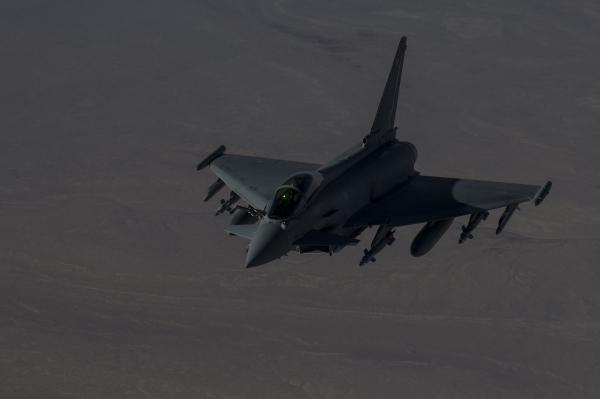 Bombardeios da coalizão liderada pelos EUA matam 20 civis sírios em Raqqa (Síria)