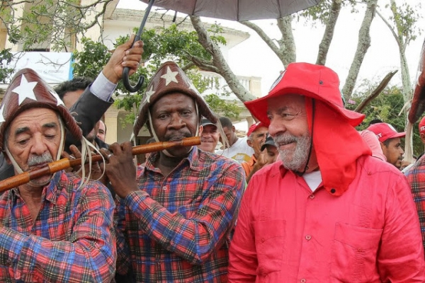 Por que destruir o símbolo Lula?