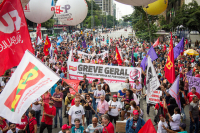 Trabalhadores: é tempo de lutar