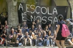 PCB expressa &quot;todo apoio às greves e ocupações de estudantes, professores e funcionários rumo à greve geral&quot;